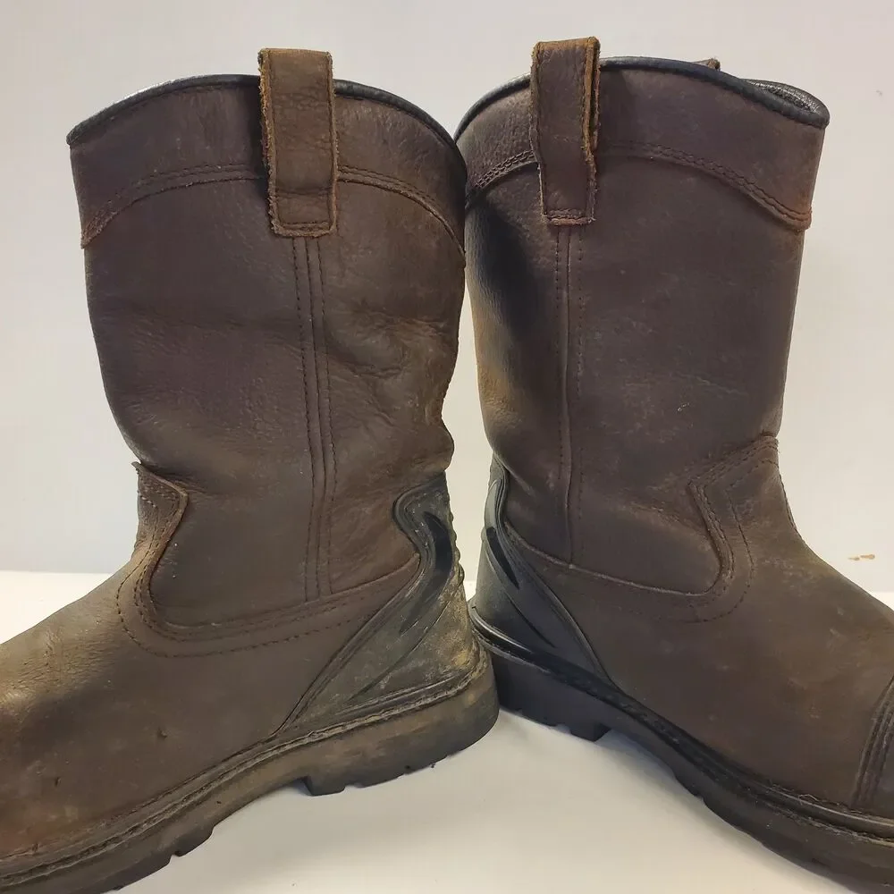 AVENGER Boots Mens Size 9.5M Brown Safety WATERPROOF Wellington Workwear A7876